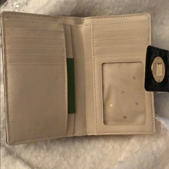 Brand new Kate Spade timeless wallet - Picture 5 of 8